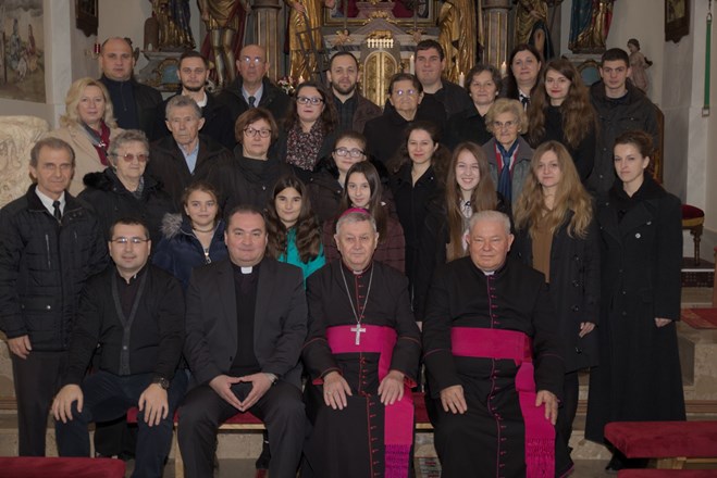 Biskup Mrzljak uz spomendan sv. Katarine i 40. obljetnice župnog zbora slavio misu u Hlebinama
